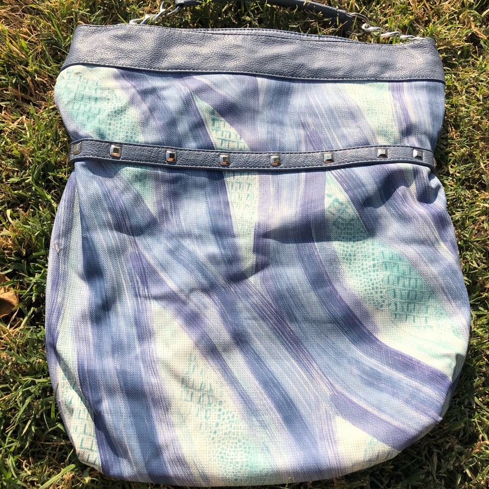 Travel hand bag